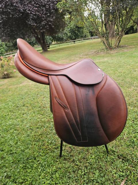 Sella da salto ostacoli Butet  16.5" - 2023