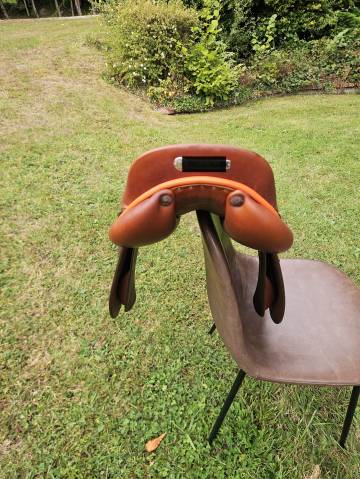 Sella da salto ostacoli Butet  16.5" - 2023