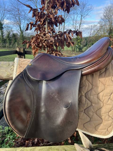 Sella da salto ostacoli Delgrange  17.5" - 2005