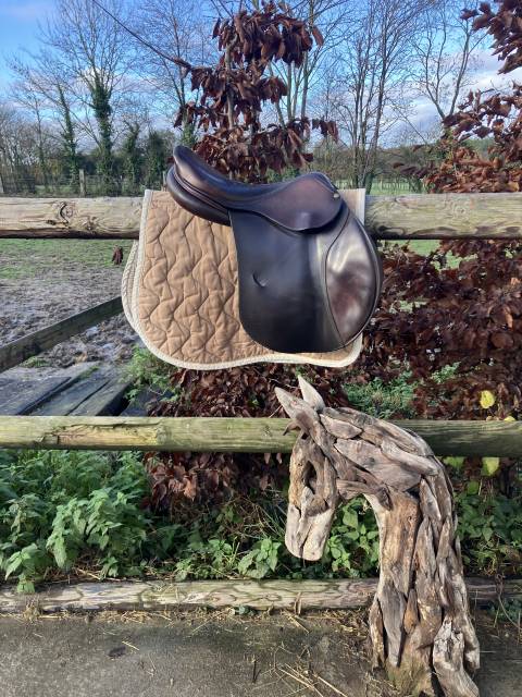 Sella da salto ostacoli Delgrange  17.5" - 2005