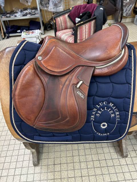 Sella da salto ostacoli CWD  17" - 2020