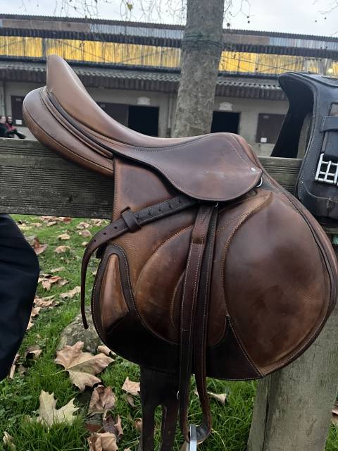 Sella da salto ostacoli Antarès  17" - 2017