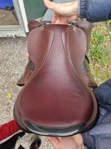 Sella da salto ostacoli CWD  17.5" - 2016