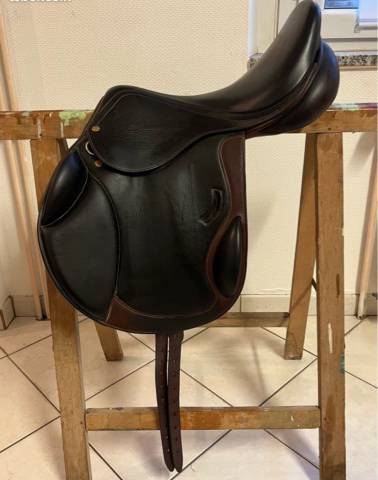 Sella da cross Eric Thomas  17.5" - 2023