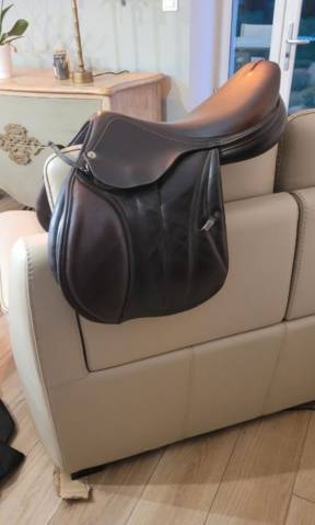 Sella da salto ostacoli Equipe  17.5" - 2014