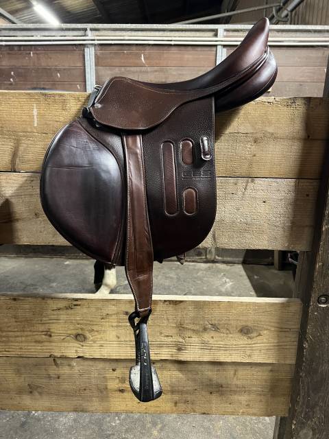 Sella da salto ostacoli GBS  17" - 2023