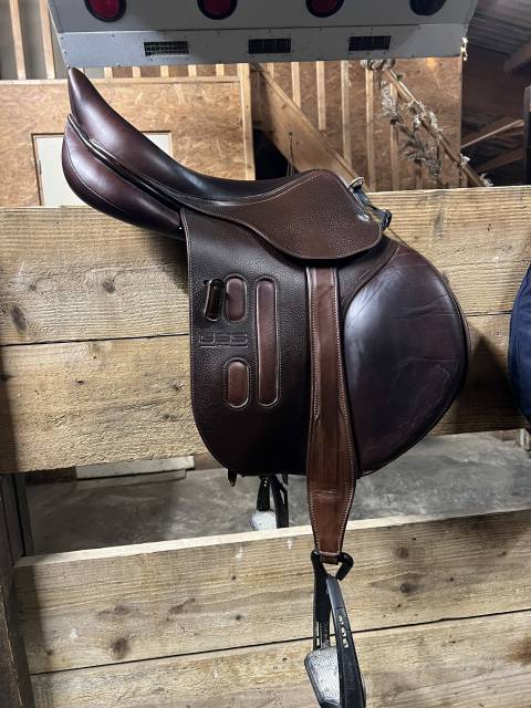 Sella da salto ostacoli GBS  17" - 2023