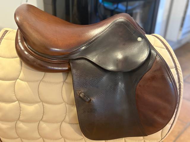 Sella da salto ostacoli CWD  16" - 2006