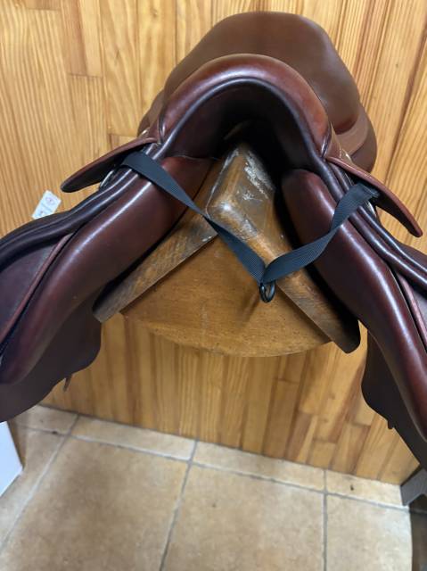 Sella da salto ostacoli Meyer  17" - 2023