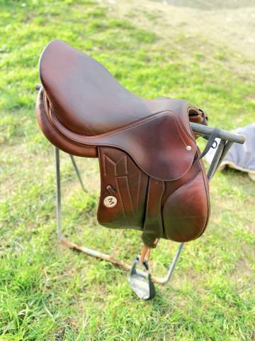 Sella da salto ostacoli Meyer  17" - 2020