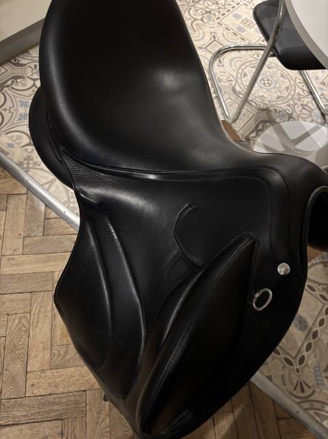 Sella da dressage Jump in ONE 17" - 2023