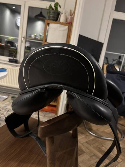 Sella da dressage Jump in ONE 17" - 2023