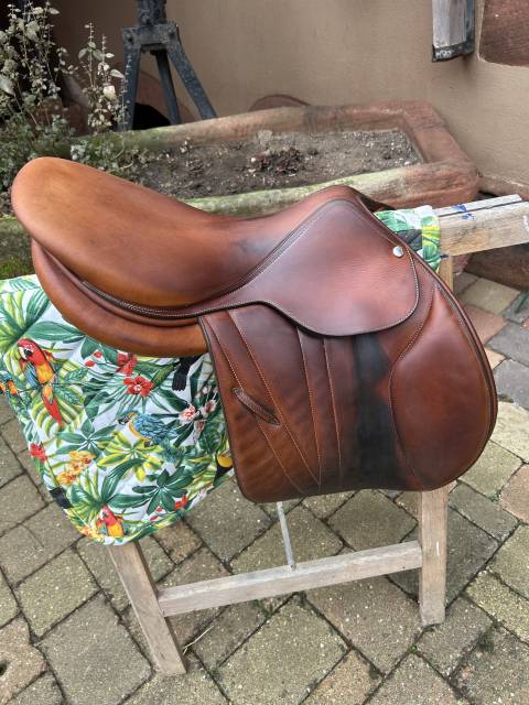 Sella da salto ostacoli Butet  17" - 2019