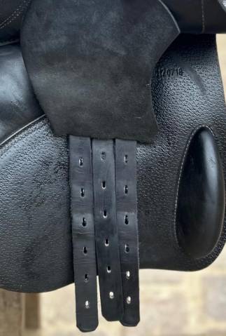 Sella da salto ostacoli Prestige Italia  18" - 2018