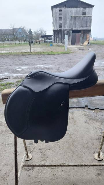 Sella da salto ostacoli Wintec  17" - 2024