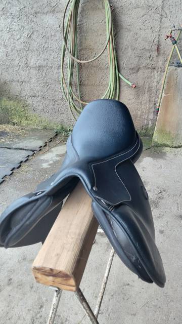 Sella da salto ostacoli Wintec  17" - 2024