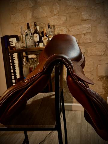 Sella da salto ostacoli Meyer  17" - 2024