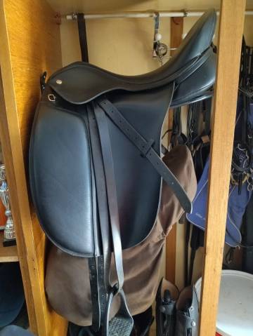 Sella da dressage Thorowgood   17" - 2015