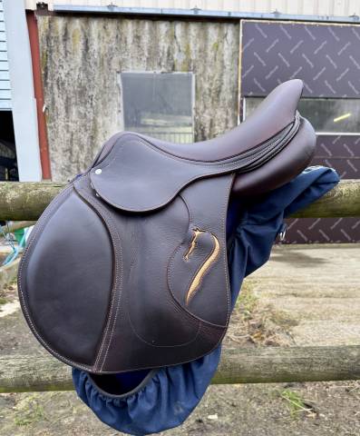 Sella da salto ostacoli Antarès  17" - 2021