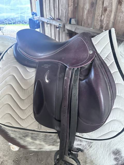 Sella da salto ostacoli Devoucoux  16" - 2022