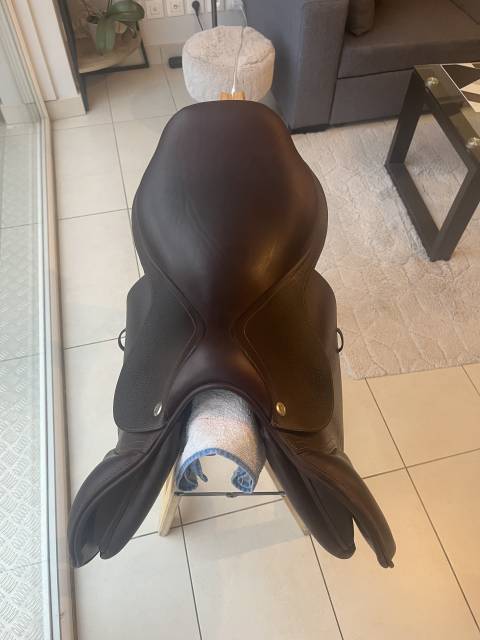 Sella da salto ostacoli CWD  17.5" - 2018