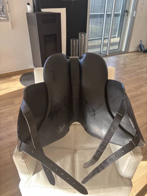 Sella da dressage Devoucoux  18" - 2021