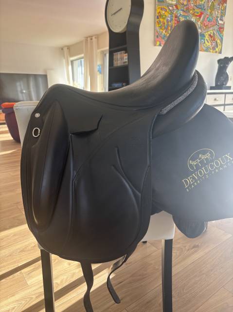 Sella da dressage Devoucoux  18" - 2021