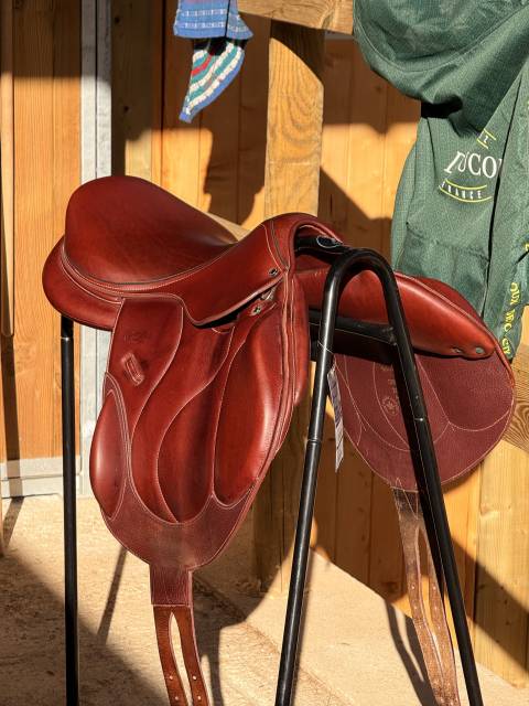 Sella da salto ostacoli Devoucoux  17.5" - 2023