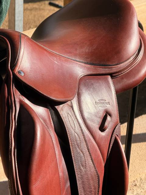 Sella da salto ostacoli Devoucoux  17.5" - 2023