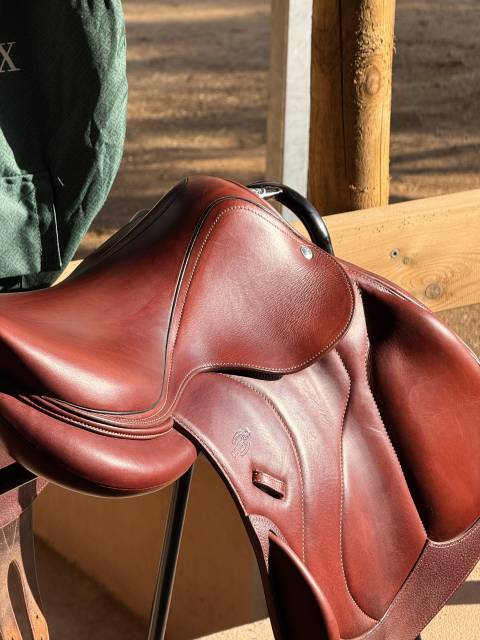 Sella da salto ostacoli Devoucoux  17.5" - 2023