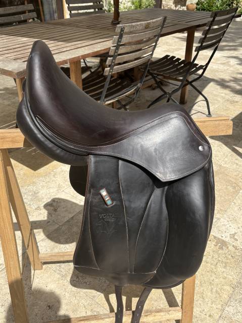 Sella da dressage Voltaire Design  18" - 2015