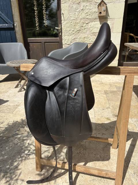 Sella da dressage Voltaire Design  18" - 2015