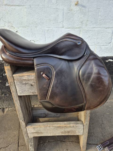 Sella mista Ikonic Light mixte 17.5" - 2022