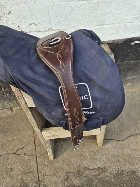 Sella mista Ikonic Light mixte 17.5" - 2022