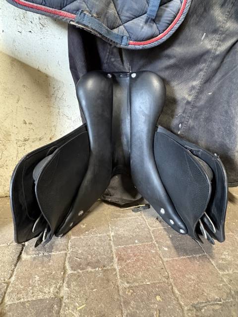 Sella mista Privil&egrave;ge Equitation  17.5" - 2021