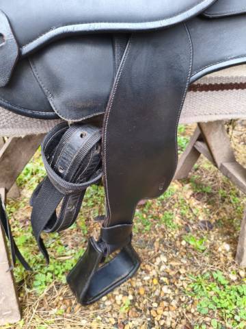 Sella western Barefoot   16" - 2015