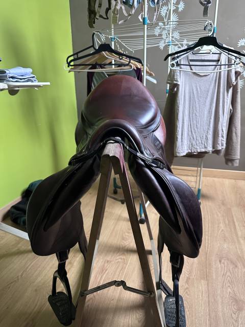 Sella da salto ostacoli Devoucoux  17.5" - 2017