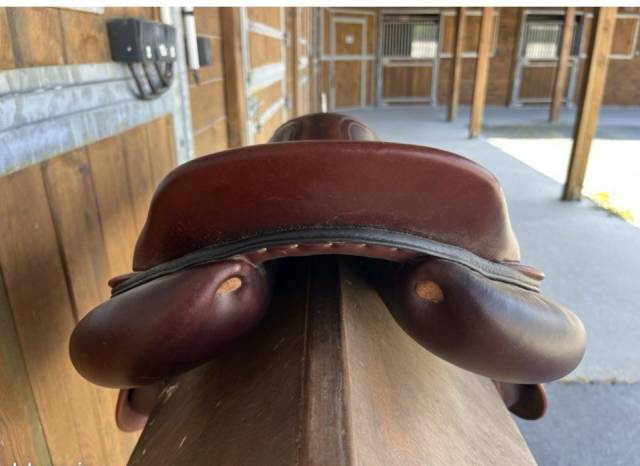 Sella da salto ostacoli Meyer  17" - 2022