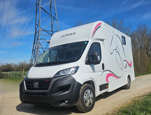 Van per Cavalli Fiat  Ducato 2,2 Diesel  180 chevaux 2023 Occasione