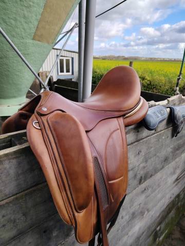 Sella da dressage Arion  18.5" - 2024