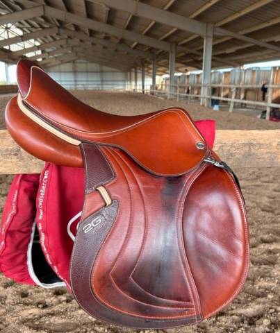 Sella da salto ostacoli CWD Mademoiselle 2gs 17" - 2022