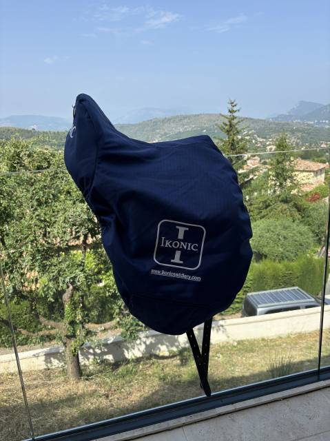 Sella da dressage Ikonic  17.5" - 2024
