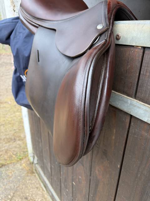 Sella da salto ostacoli Butet  17.5" - 2021