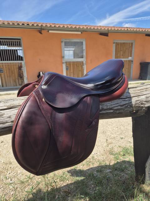 Sella da salto ostacoli CWD  17.5" - 2017