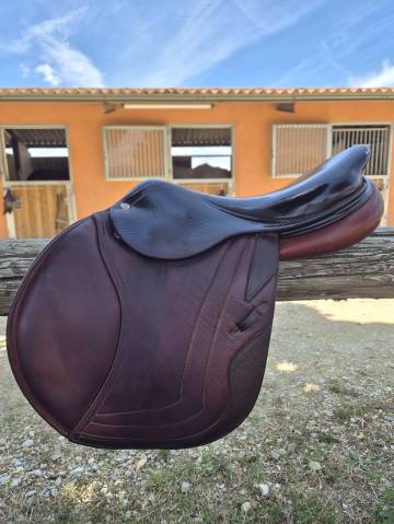 Sella da salto ostacoli CWD  17.5" - 2017