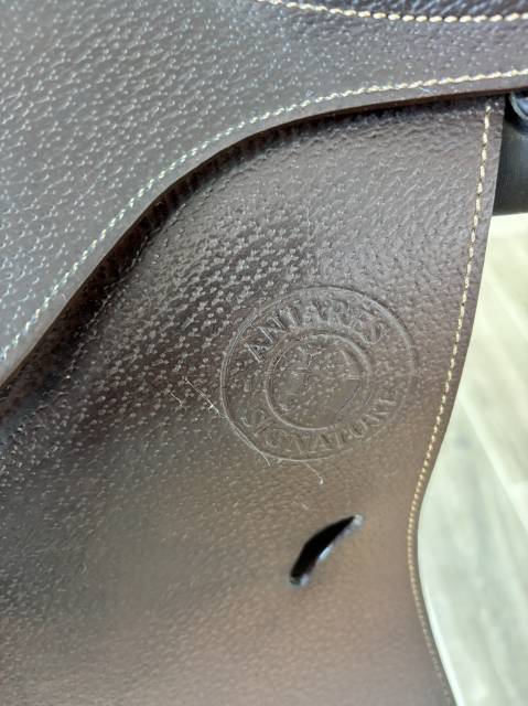 Sella da salto ostacoli Antar&egrave;s  17.5" - 2015