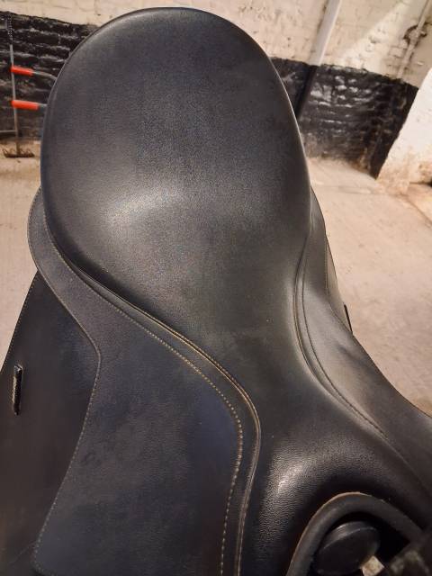 Sella da dressage Wintec  17" - 2018