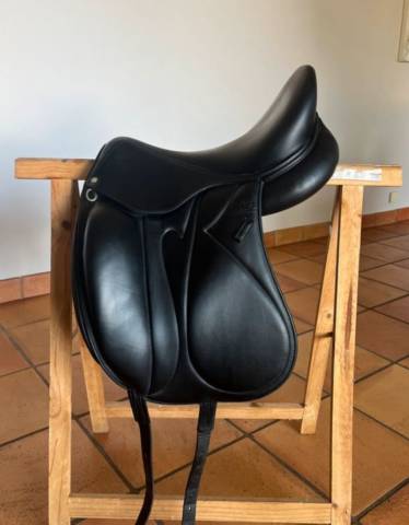 Sella da dressage Devoucoux  17.5" - 2013
