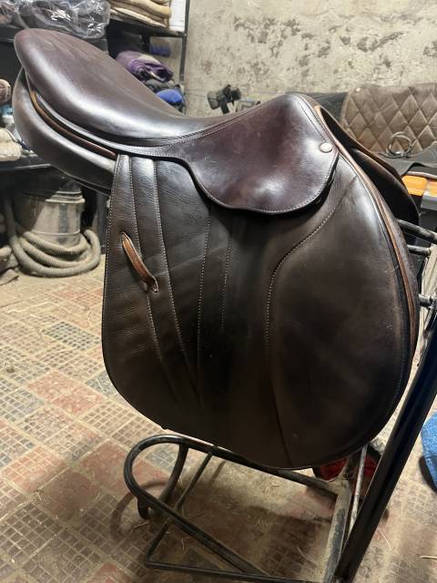 Sella da salto ostacoli Butet  16.5" - 2020