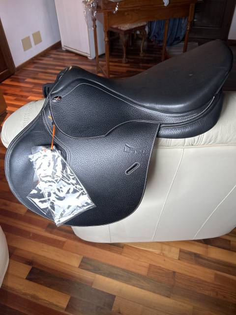 Sella Letek plus 17 nera -nuova 